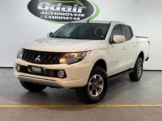 MITSUBISHI L200 TRITON 2.4 16V TURBO DIESEL SPORT GLS CD 4P 4X4 AUTOMÁTICO